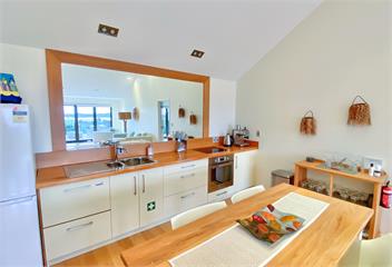 The Retreat: Luxury private hillside beach villa @ Te Ngaere Bay - kaeo