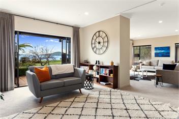 "Taha Moana" Step out the door onto the lake front - Rotorua