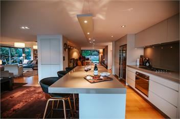 Lakeside Road | Sleeps 10 | Lake Views | Walk to Town - Wanaka