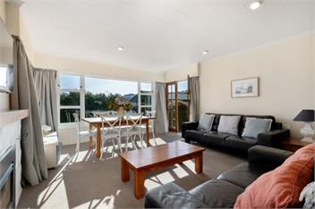 Townside Treat (Bachcare) - Wanaka