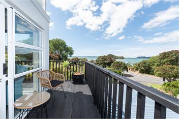 Wallace house accommodates 10 guests with option to book Ariel's Den a separate apartment onsite, sleeps 1- 4 - Bay Of Islands