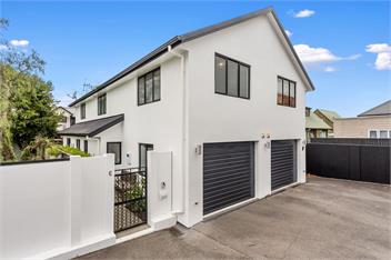 Hamilton Townhouse - Location, Style & Comfort - Hamilton