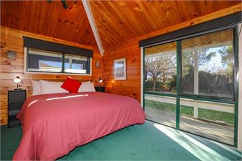 Five Mile Yay (Bachcare) - Taupo