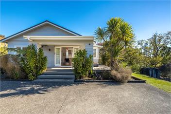 GRAPE SHED COTTAGE : Coast & Country - Waiheke Island