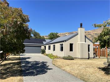 Meadowstone Holiday - with EV charger - Wanaka