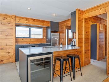 Seabreeze Surf House (Bachcare) - Whitianga