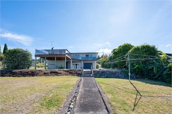 Lofty Lakeviews (Bachcare) - Acacia Bay