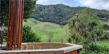 Secluded Kenepuru Retreat. Beach, Bush & 50ha Farm - Picton