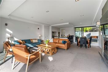 The Moorings Apartment 5 - a stone's throw from the lake! - Taupo