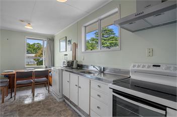 The Charleston Charm - Whangamata - Whangamata