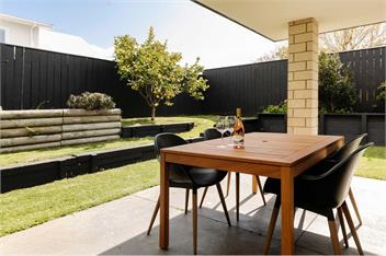 Strandon Coastal Townhouse (Bachcare) - New Plymouth