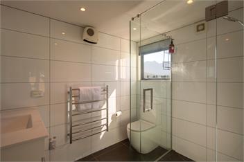 Prime Location | 3 bedroom home | Unlimited WIFI - Queenstown