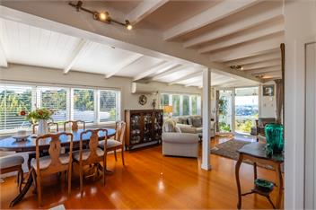 Garden and Bird Haven - Waiheke Island