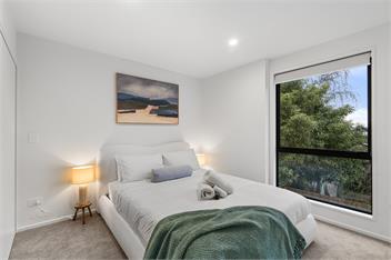 Secure Quiet CBD Townhouse | Free Parking + EV  - 