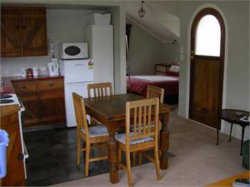 Fern Cottage,WIFI/SkyTv, Lower Hutt -