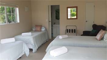 Todds Cottage & Vineyard -