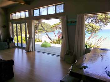 THE BEACH HOUSE - Great Barrier Island