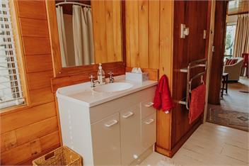 The Fishing Bach - Cottage for all Seasons - Turangi