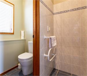 Cornish Point Holiday Home - Cromwell