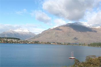 Gold Pine View Stunning Lakeview Living in Queenstown - Queenstown