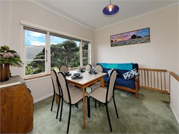 Surfer's Sunshine Cottage (Bachcare) - Piha
