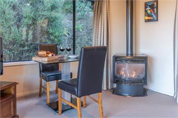 Fantail Cottage with Sea Views (Bachcare) - Akaroa