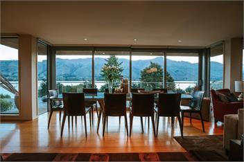 Lakeside Road | Sleeps 10 | Lake Views | Walk to Town - Wanaka