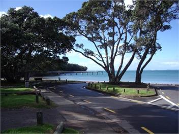 Gem by the Sea -Beach Hideaway North Shore - 2 Min walk to Beach! - Auckland