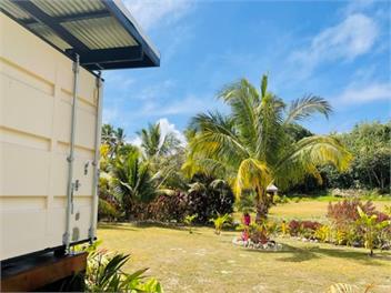 Are Mii a stylish one room container home - Rarotonga