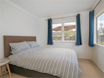 Beach House on Hetherington (Bachcare) - Whangamata