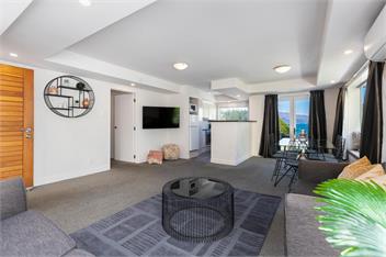 Lakefront Gem | Absolute Waterfront - Queenstown