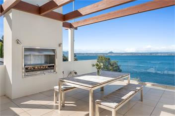 Taupo Penthouse Apartment - Unbeatable Lake Views - Taupo 