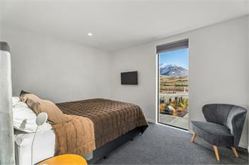 A Remarkable Retreat (Bachcare) - Queenstown