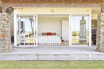 Hosts on the Coast Beachside Beauty - Whiritoa