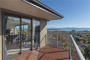 Blue Water Views - Tahunanui