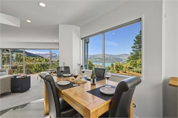 Harbour Crest Retreat (Bachcare) - Lyttelton