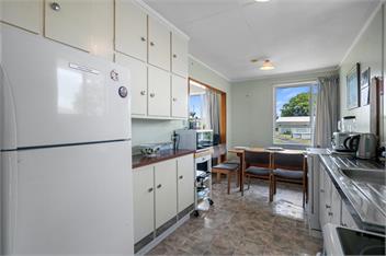 The Charleston Charm - Whangamata - Whangamata