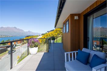 Fantastic 4 BDR Home | AC | WI-FI | Coffee Machine - Queenstown