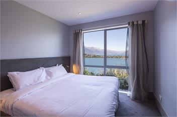 Amazing Lake & Mountain Views - Queenstown