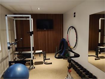 (New Listing)Space in Paradise-Sauna,Plunge,Gym -