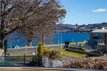 Tui Apartment 9 - Taupo *lake & heated pool! - 