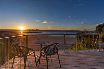 Beachfront Retreat - Architectural & Ocean Views -