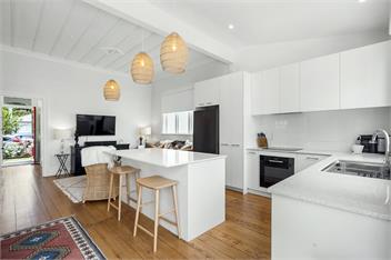 Hibiscus Cottage -