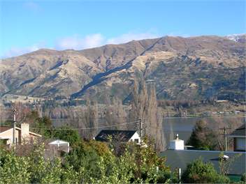 SUPERB Home,Studio,Spa,lake & mtn views,OSP&much more - Wanaka