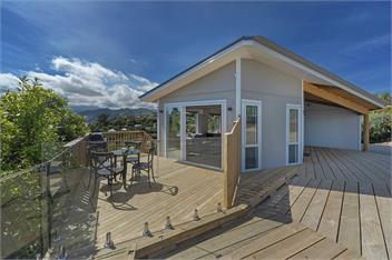 Tipi Haere Holiday Home - Britannia Heights
