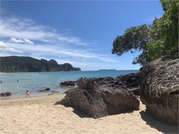 Nahoon Bach, Onemana - Onemana