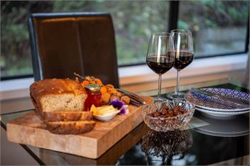 Fantail Cottage with Sea Views (Bachcare) - Akaroa