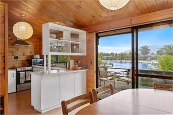 Rutherfurd Lakehouse (Bachcare) - Taupo Central
