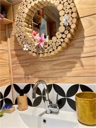 Are Mii a stylish one room container home - Rarotonga