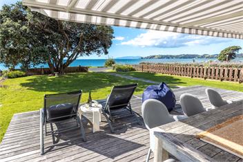 BACH ON THE BEACH - Coast & Country - Waiheke Island